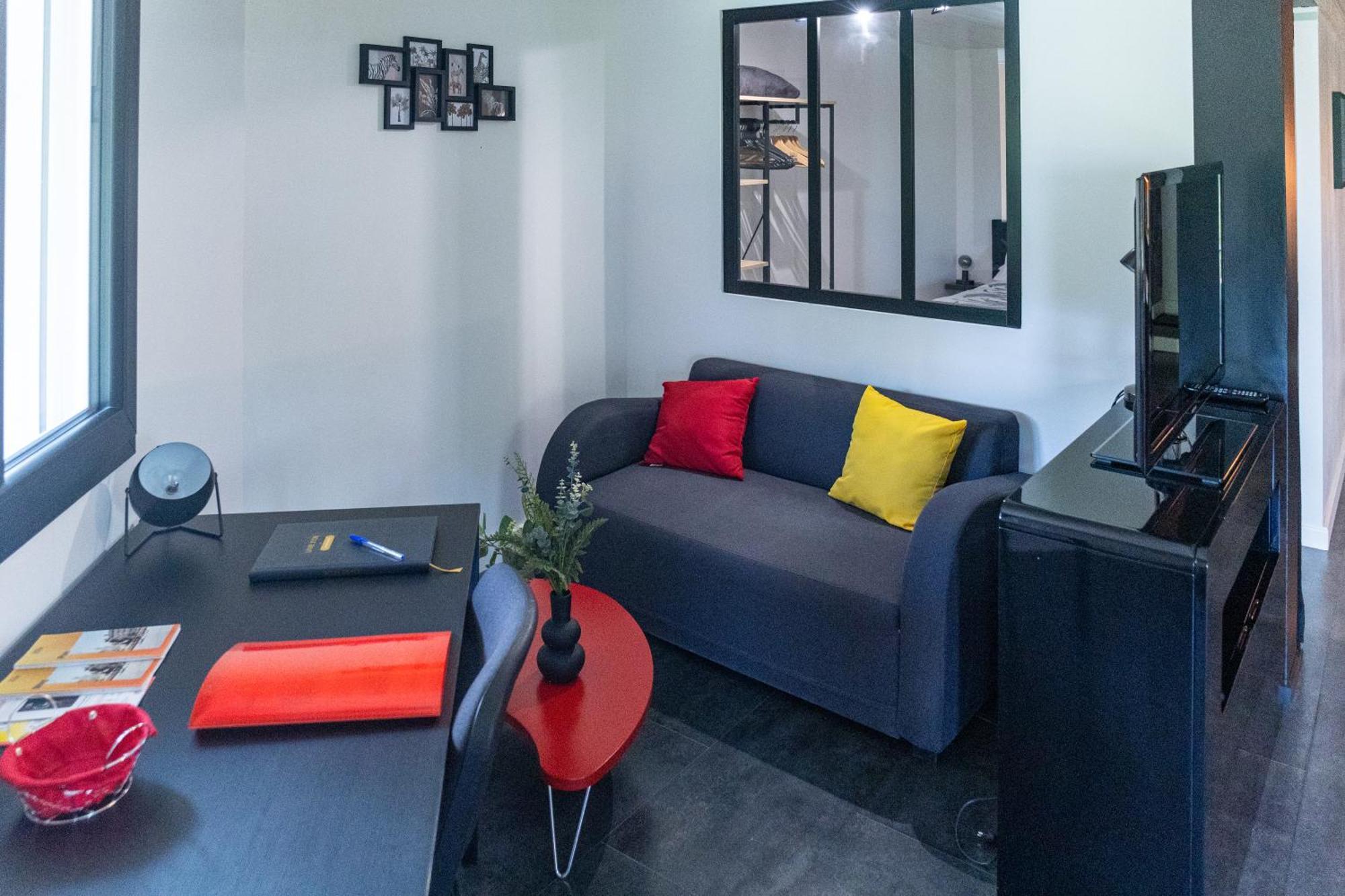 Comme Dans Un Ecrin - T2 De 50 M² Avec Jardin, Terrasse Et Piscine Apartment Vernaison Екстериор снимка